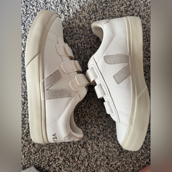 Veja RECIFE LEATHER WHITE NATURAL 36 USA 5